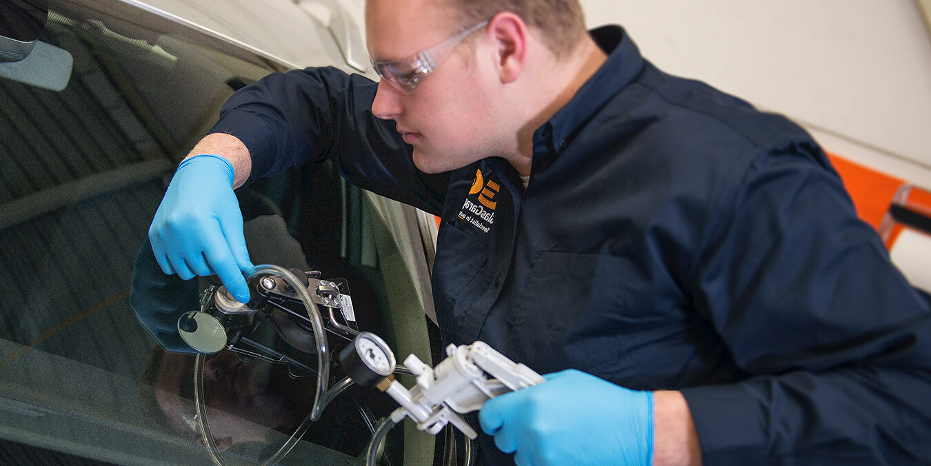 Repareren voorruit, monteur, autoruit, ruitschade, reparatie